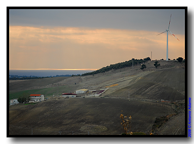 Passato e futuro:il parco eolico di Crotone